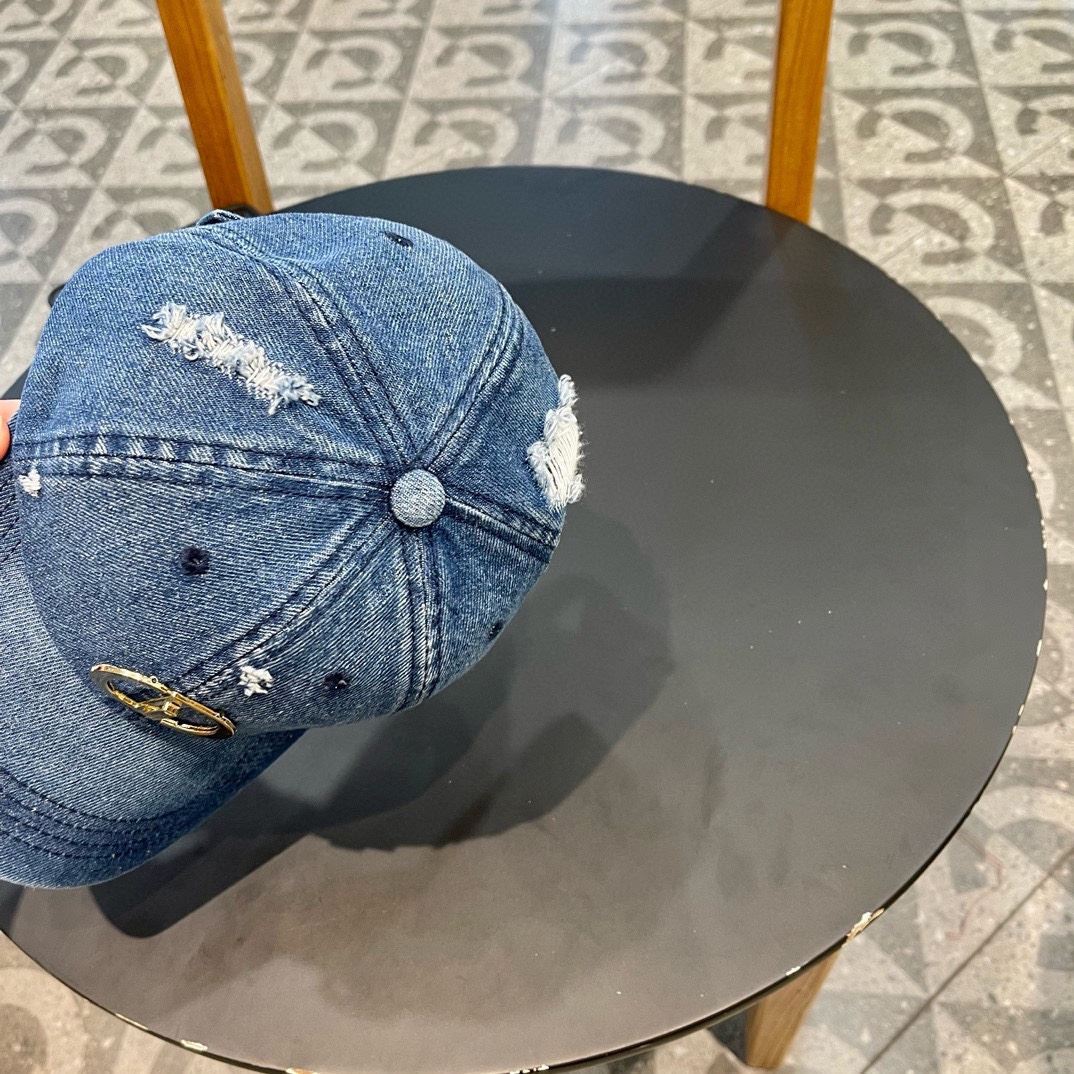 Christian Dior Caps